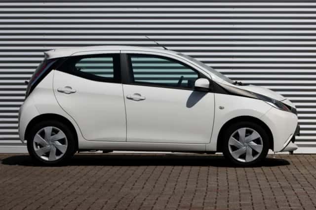 Toyota Aygo (2015) thumbnail 3