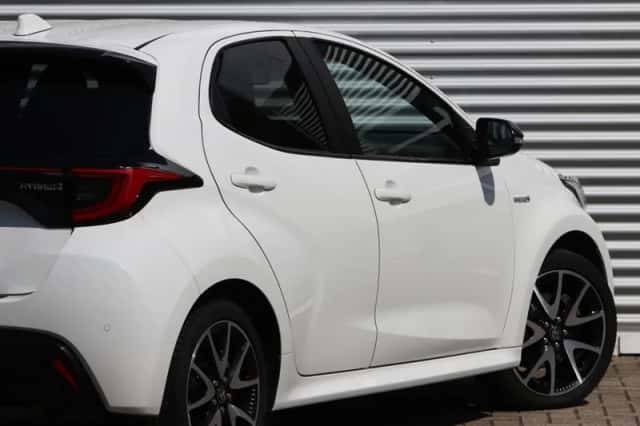 Toyota Yaris (2021) thumbnail 5