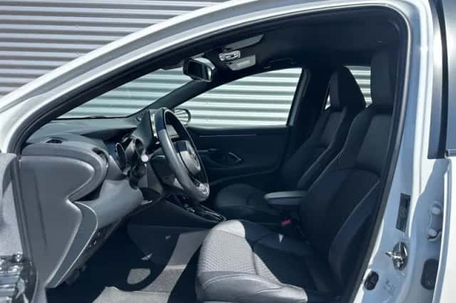 Toyota Yaris (2021) thumbnail 5