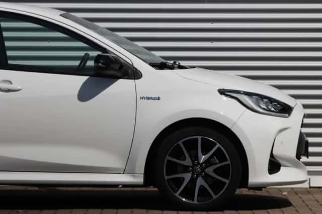 Toyota Yaris (2021) thumbnail 6