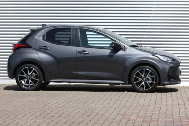 Toyota Yaris (2021) thumbnail 3