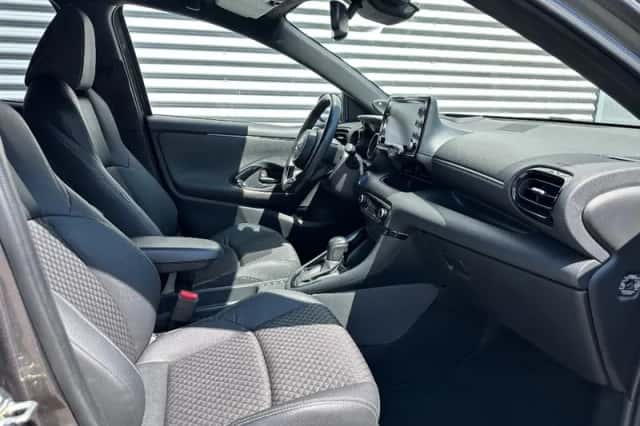 Toyota Yaris (2021) thumbnail 4
