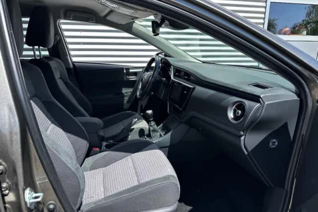 Toyota Auris (2019) thumbnail 4