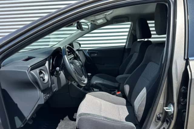 Toyota Auris (2019) thumbnail 5