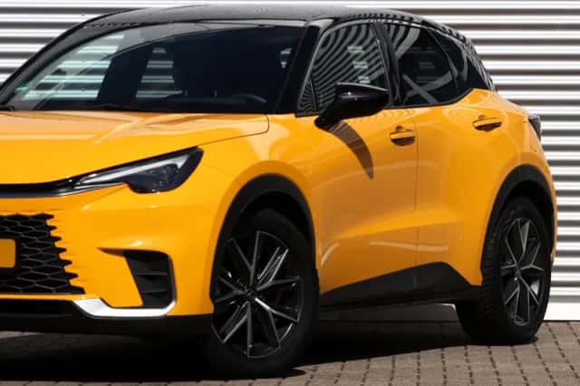 Lexus LBX (2024) thumbnail 6