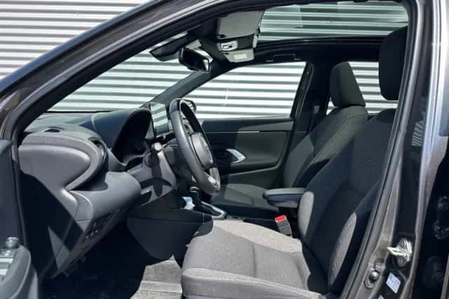 Toyota Yaris Cross (2023) thumbnail 5