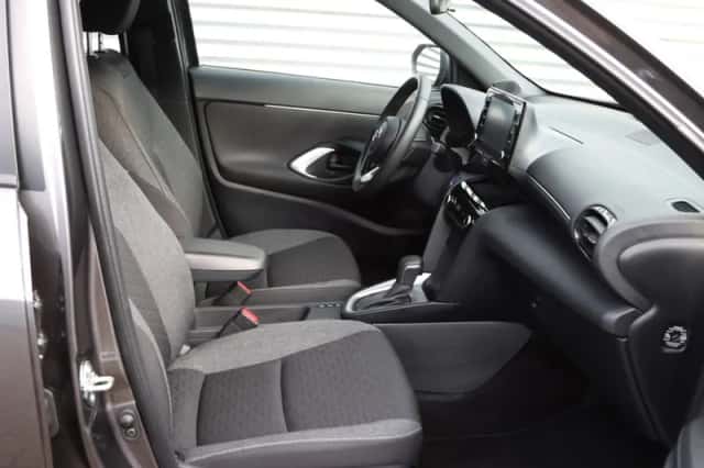 Toyota Yaris Cross (2023) thumbnail 3