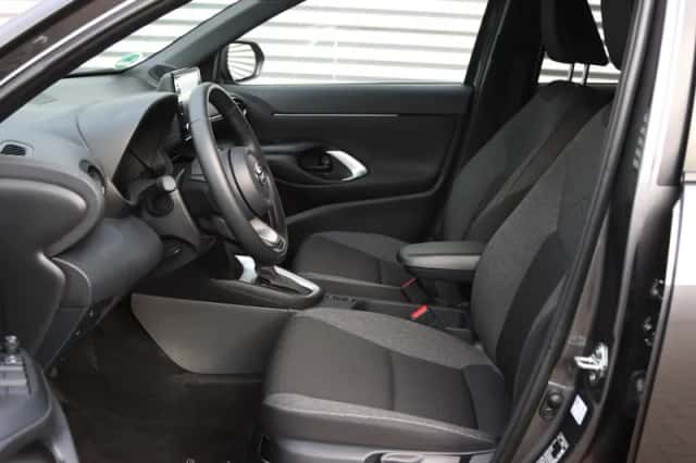 Toyota Yaris Cross (2023) thumbnail 4
