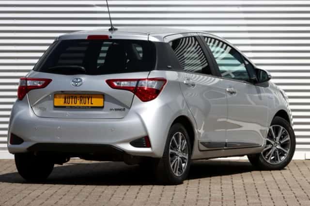 Toyota Yaris (2020) thumbnail 2