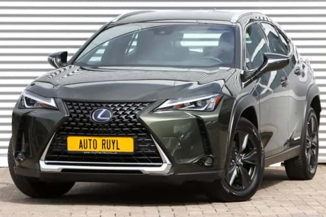 Lexus UX (2022) thumbnail 1