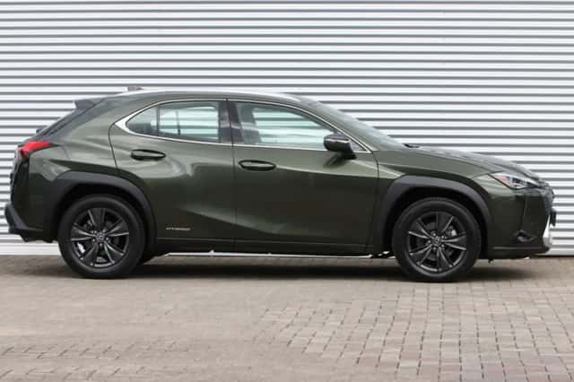 Lexus UX (2022) thumbnail 3