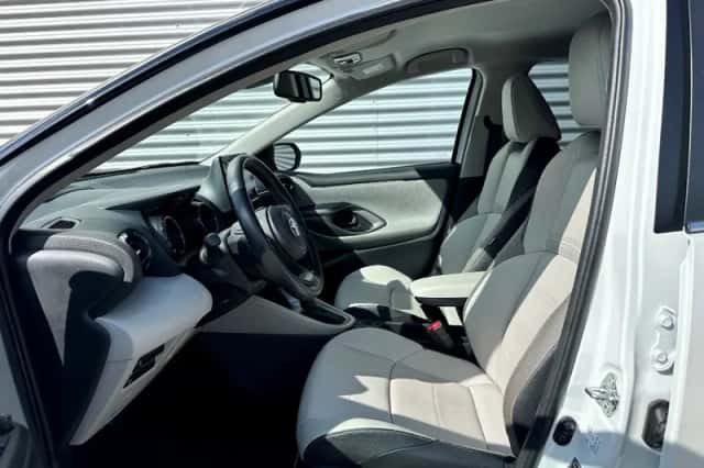 Toyota Yaris (2022) thumbnail 5