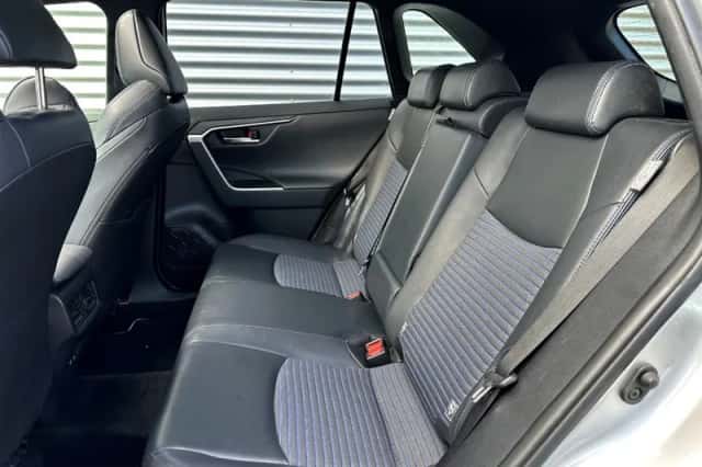 Toyota RAV4 (2020) thumbnail 4