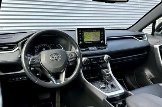 Toyota RAV4 (2020) thumbnail 6