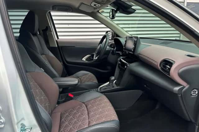 Toyota Yaris Cross (2022) thumbnail 4