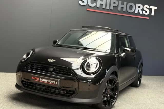 MINI Cooper (2024) thumbnail 1