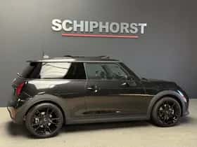 MINI Cooper (2024) thumbnail 5