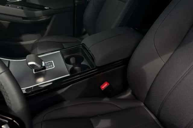 Land Rover Range Rover Evoque (2026) thumbnail 3