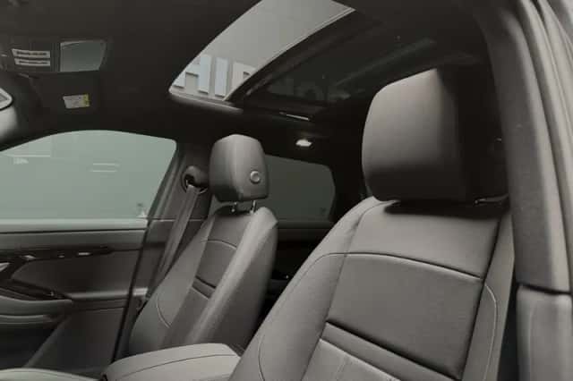 Land Rover Range Rover Evoque (2026) thumbnail 4