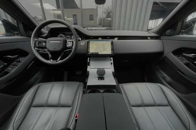 Land Rover Range Rover Evoque (2025) thumbnail 4