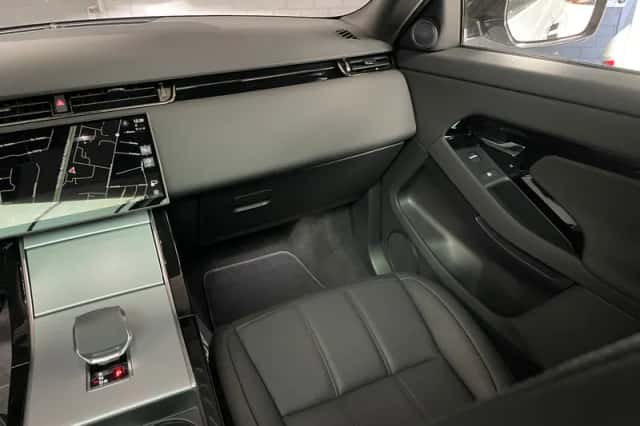 Land Rover Range Rover Evoque (2025) thumbnail 6