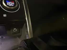 Land Rover Discovery Sport (2022) thumbnail 14