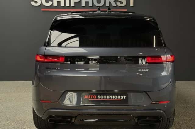 Land Rover Range Rover Sport (2026) thumbnail 3