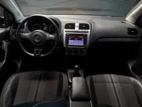 Volkswagen Polo (2012) thumbnail 2