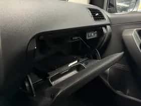 Volkswagen Polo (2012) thumbnail 28