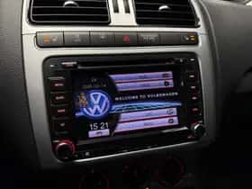 Volkswagen Polo (2012) thumbnail 10