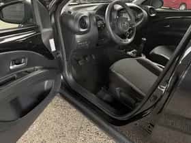 Toyota Aygo X (2023) thumbnail 25