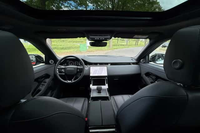 Land Rover Range Rover Evoque (2026) thumbnail 3