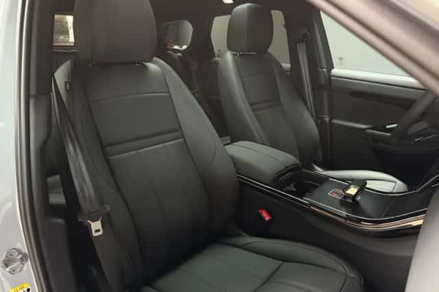 Land Rover Range Rover Evoque (2026) thumbnail 6