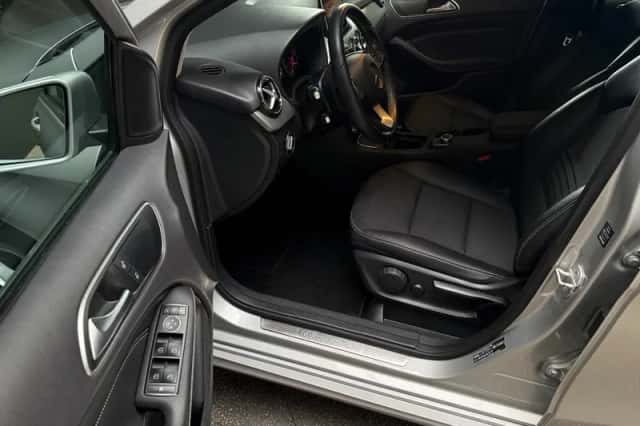 Mercedes-Benz B-Klasse (2015) thumbnail 3