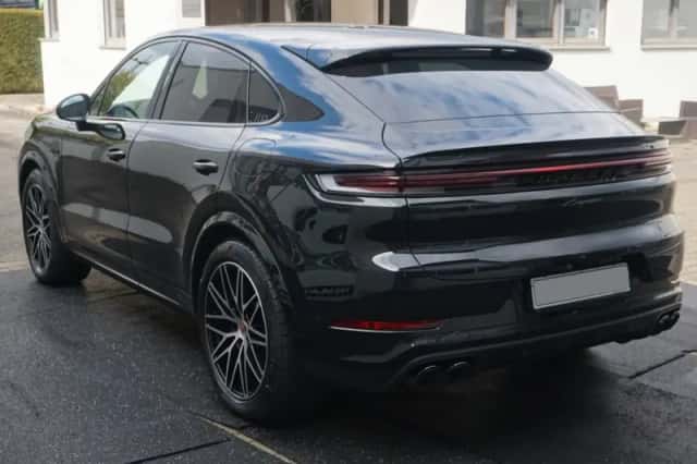 Porsche Cayenne (2026) thumbnail 2