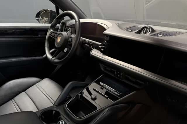 Porsche Cayenne (2026) thumbnail 3