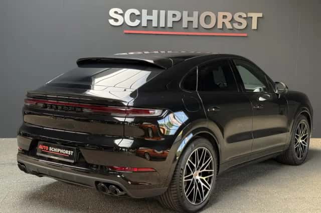 Porsche Cayenne (2026) thumbnail 4
