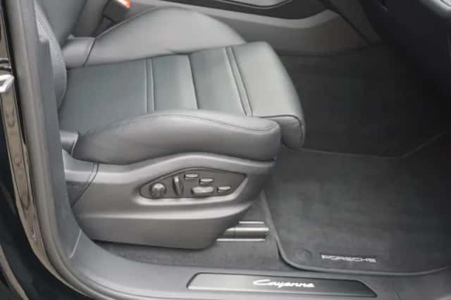 Porsche Cayenne (2026) thumbnail 4