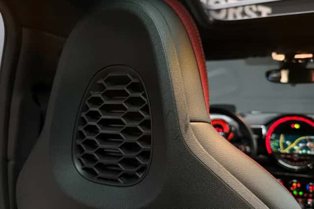 MINI John Cooper Works (2018) thumbnail 3