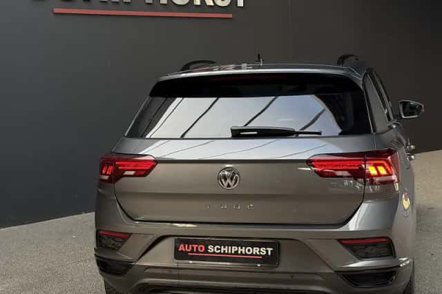 Volkswagen T-Roc (2018) thumbnail 4