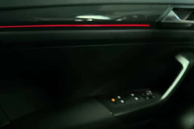 Volkswagen T-Roc (2018) thumbnail 6