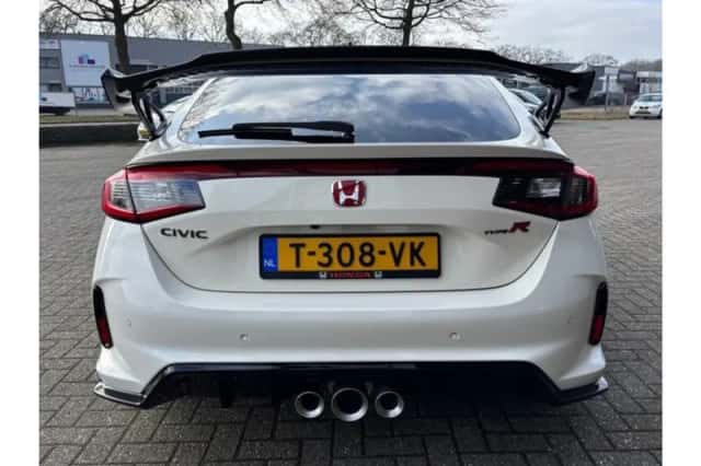 Honda Civic (2023) thumbnail 4