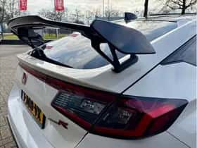 Honda Civic (2023) thumbnail 6