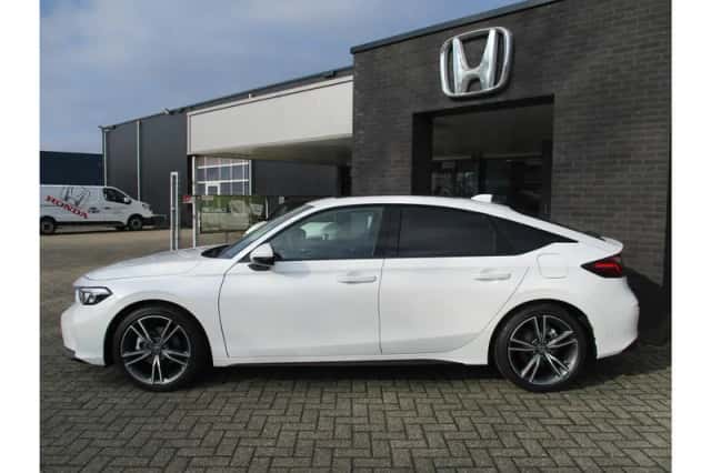 Honda Civic (2026) thumbnail 2