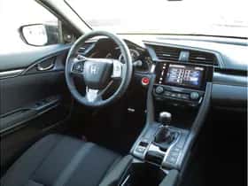 Honda Civic (2020) thumbnail 9