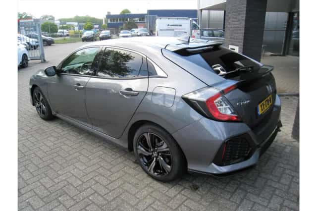 Honda Civic (2019) thumbnail 3