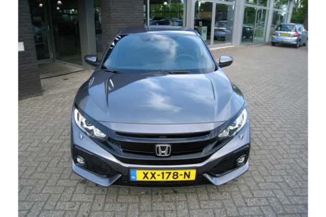 Honda Civic (2019) thumbnail 4