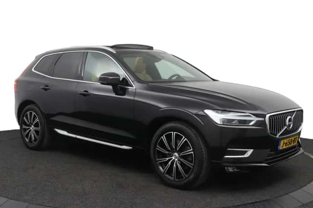 Volvo XC60 (2019) thumbnail 3