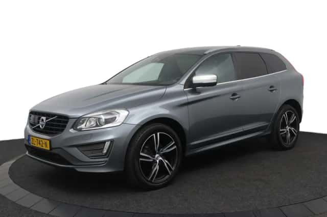 Volvo XC60 (2017) thumbnail 3