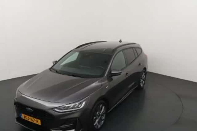 Ford Focus (2023) thumbnail 2